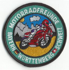 Aufnäher mit rotem Motorrad und Text im Kreis gesetzt